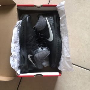 Black Nike Sneakers